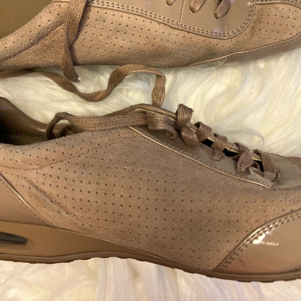 Cole Haan Nike Air Sneakers, suede and patent leather, tan; Size 9.5 - Picture 6 of 13